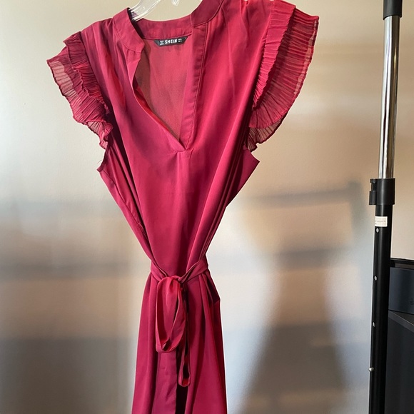 Red dress with optional waist tie - Picture 2 of 3